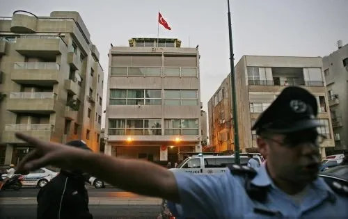 Tel Aviv Türk Büyükelçiliği’ne saldırı