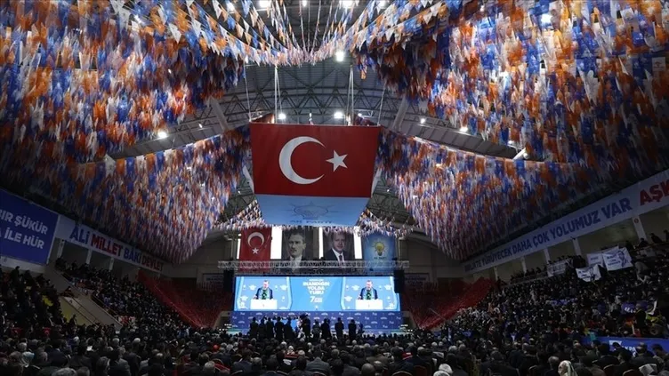 AK Parti’nin yerel seçim stratejisi şekilleniyor: Şehrin kimliğine göre aday! Ankara, İstanbul ve İzmir’in karneleri çıkarılacak
