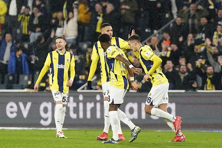 Son dakika haberi: Fenerbahçe yıldız futbolcu için düğmeye bastı! Galatasaray’ın elinden alınmıştı...