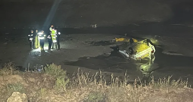 Nevşehir’de sel sularına kapılan araçtaki çift yaşamını yitirdi Nevşehir’de sel sularına kapılan araçtaki çift yaşamını yitirdi