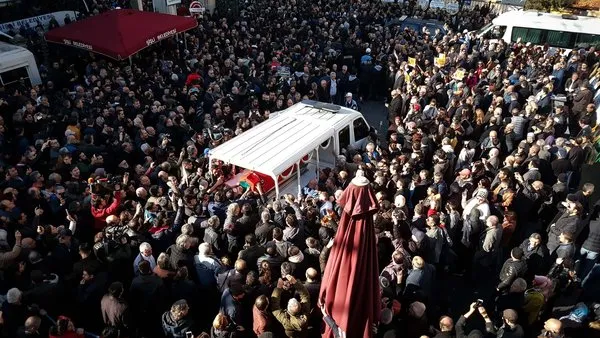 Münir Özkul 93 yaşında hayatını kaybetti (Son yolculuğuna uğurlandı)