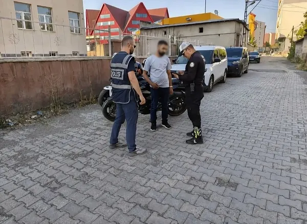 agrida-tehlikeli-surus-yapan-motosiklet-surucusune-17-bin-719-lira-ceza-1787393201715.jpeg