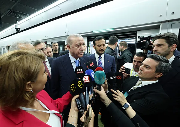 son-dakika-baskan-erdogan-halkali-istanbul-havalimani-metro-hattini-acti-istanbulu-kaderine-terk-etmeyecegiz-1781873369693.jpg