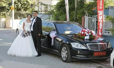 Valinin makam aracı gaziye gelin arabası Valinin makam aracı gaziye gelin arabası