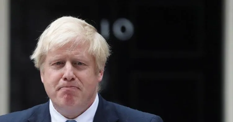 Karantinada bulunan İngiltere Başbakanı Johnson’dan açıklama: Daha iyi hissediyorum, hala ateşim var