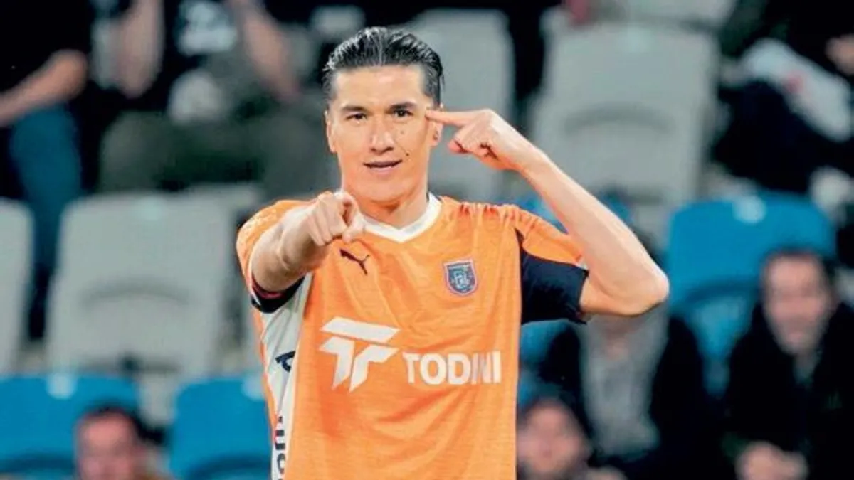 Shomurodov’u listesine aldı