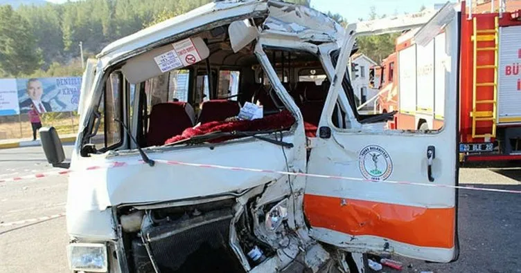 Hafriyat kamyonu ile minibüs çarpıştı: 1 ölü, 1 yaralı