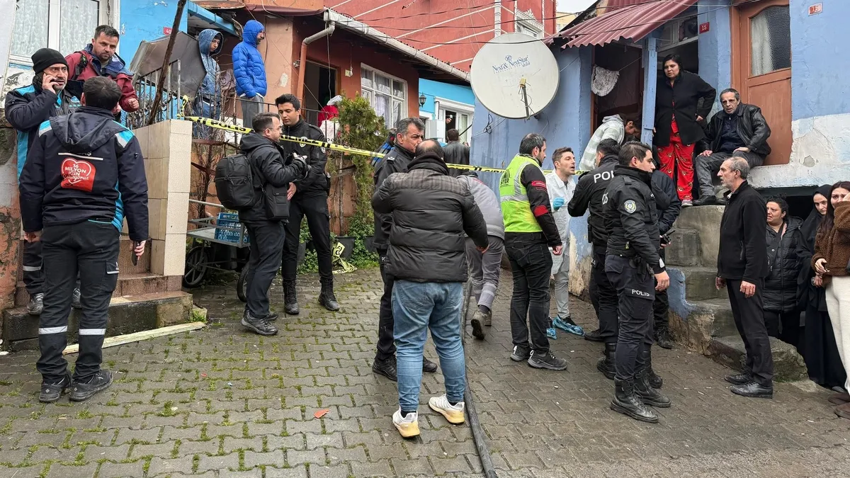 Fatih’te çöken binadan sağ çıkarılmıştı: İfadesine SABAH ulaştı! ‘Yatak başlığı beni sıkıştırdı’ Fatih’te çöken binadan sağ çıkarılmıştı: İfadesine SABAH ulaştı! ‘Yatak başlığı beni sıkıştırdı’