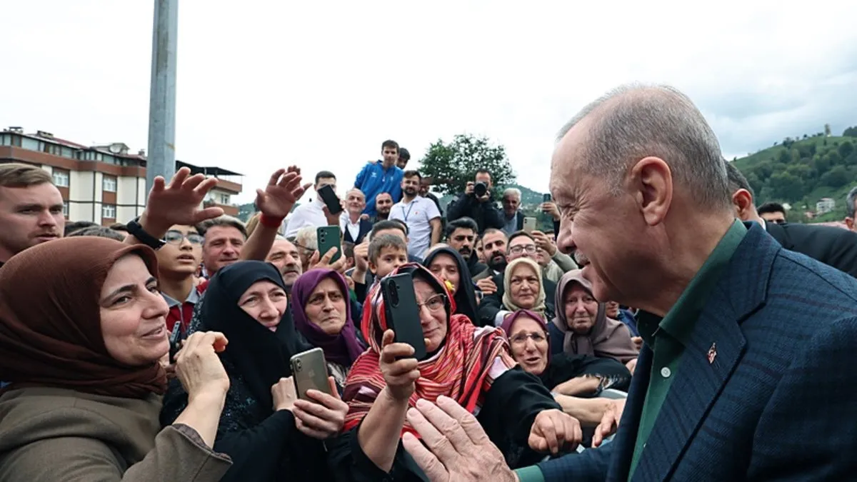 Başkan Erdoğan Rize'de: Cuma namazını Güneysu ilçesindeki Merkez Camisi'nde kıldı