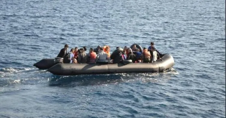 Edirne’de lastik botta 33 kaçak göçmen yakalandı