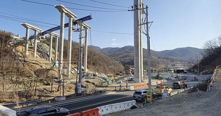 Güney Kore’de feci inşaat kazası: İşçiler köprünün altında kaldı