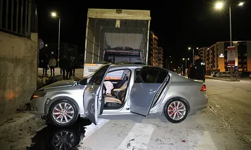 Elazığ'da kamyonet ile otomobil çarpıştı: 5 yaralı #elazig