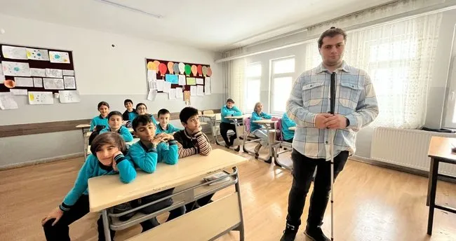 Karanlığa takılmadı, geleceğini aydınlattı! Yapay zeka ile hayatı kolaylaştırıyor