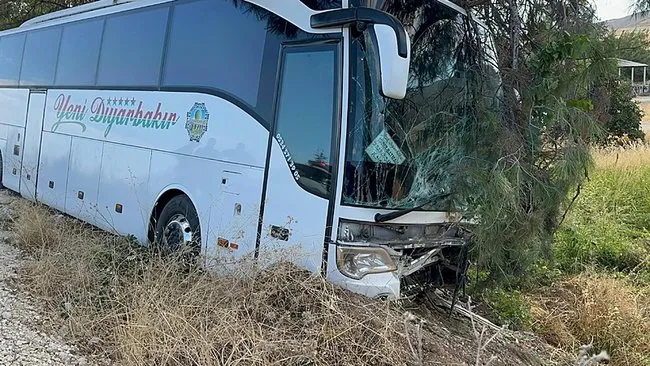 SON DAKİKA: Adıyaman’da feci kaza! Yolcu otobüsü ile otomobil birbirine girdi! 4 ölü 1 yaralı