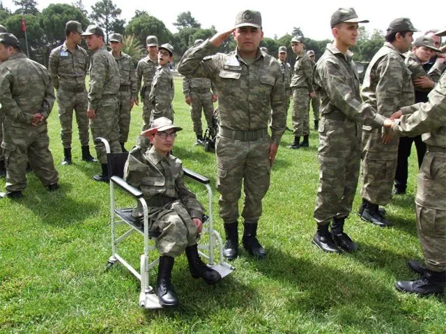 Engellilerin bir günlük askerlik heyecanı