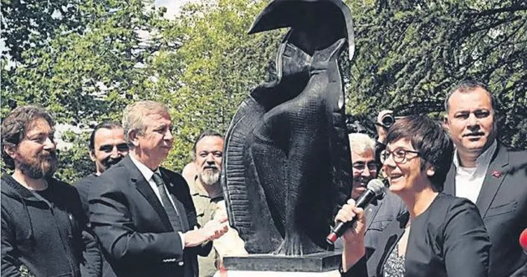 Mutluluk pozları mazide kaldı