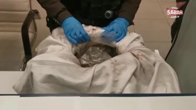 Üzerine kahve dökülerek gizlenen uyuşturucu ele geçirildi | Video