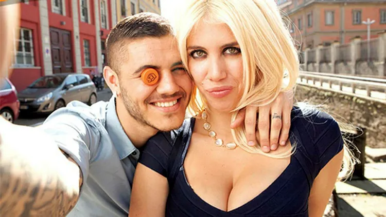 arjantinli-yildiz-icardiye-sok-esi-wanda-nara-tarafindan-aldatildi-1648379342751.jpg
