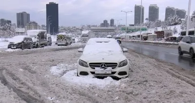 İstanbul’un kar çilesi dünya basınında! Her şey dondu
