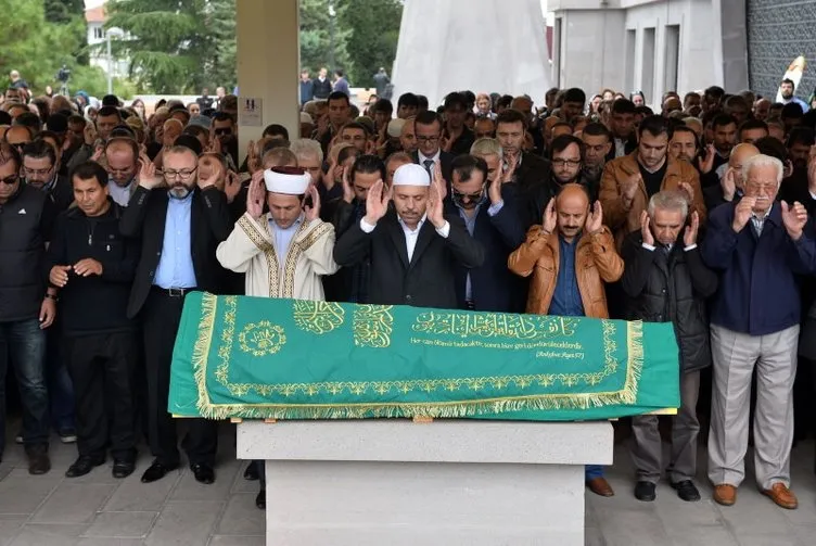 Cem Garipoğlu’nun cenazesi toprağa verildi