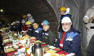 Bakan Işıkhan, yerin 300 metre altında maden işçileriyle iftar yaptı