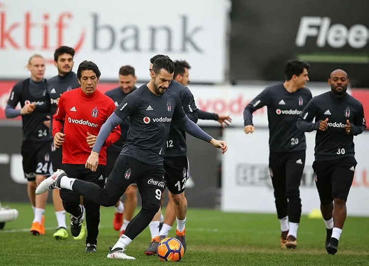 Beşiktaş’ta temizlik! 3 oyuncu gönderiliyor...