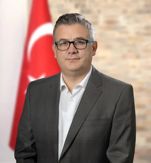 yeni-partide-kavga-erken-basladi-baskanlar-sosyal-medyada-birbirlerine-girdi-1786957919689.jpeg