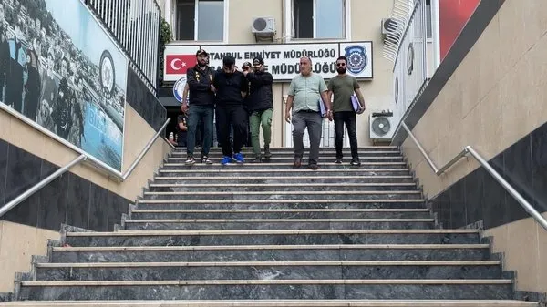 zirhli-aracin-yanindan-gecip-kafeye-ates-acmislardi-gasp-buro-7-supheliyi-gozaltina-aldi-1726658314252.jpg