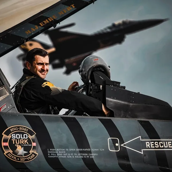 son-ucusunu-cumhuriyetin-100yildonumunde-yapti-basarili-pilot-f-16-pilotu-olarak-gorevine-devam-edecek-1698670516174.jpg