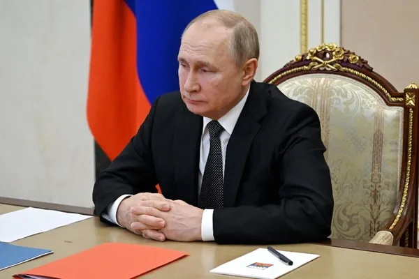 son-dakika-putin-donetsk-ve-luhanski-tanidi-avrupadan-pes-pese-tepkiler-dunya-duzenini-tamamen-degistirecek-1645476420124.jpg Son dakika: Putin, Donetsk ve Luhansk'ı tanıdı! Avrupa'dan peş peşe tepkiler: Dünya düzenini tamamen değiştirecek