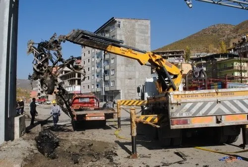 Patlamanın şiddeti gün aydınlanınca ortaya çıktı