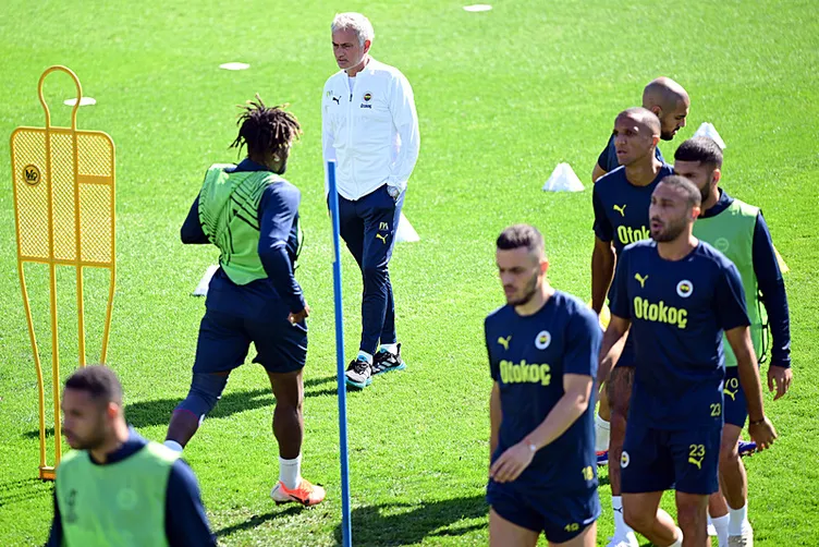 FENERBAHÇE HABERLERİ: Jose Mourinho’dan dev transfer! Ocak ayının ilk bombası belli oldu