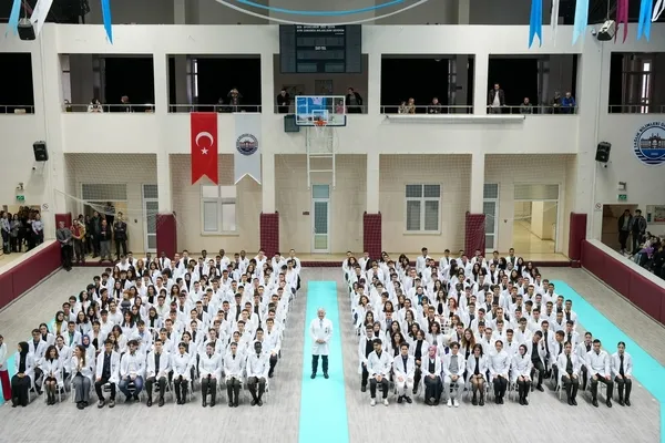 saglik-bilimleri-universitesi-yok-universite-izleme-ve-degerlendirme-genel-raporunda-basarisini-surdurdu-1703510835512.jpg