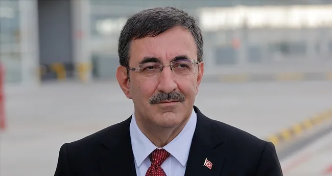 Cumhurbaşkanı Yardımcısı Yılmaz, canlı yayında gündemi değerlendirdi Cumhurbaşkanı Yardımcısı Yılmaz, canlı yayında gündemi değerlendirdi