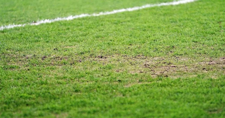 Kadıköy’de bozuk zemin dikkat çekti!