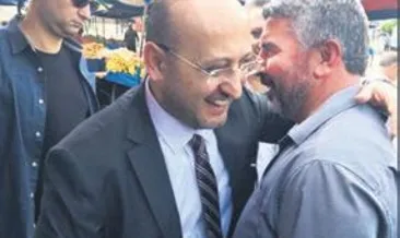 GÜLÜMSETEN KUCAKLAŞMA