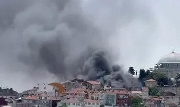 SON DAKİKA | Fatih’te yangın paniği!