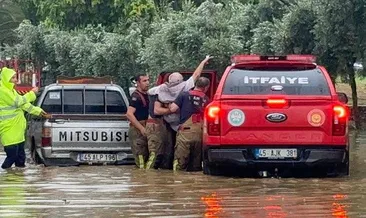 Manisa’da kuvvetli sağanak etkili oldu! Bazı ev ve iş yerlerini su bastı