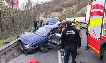 Bursa’da sürücüsünün epilepsi nöbeti geçirdiği otomobil bariyerlere çarptı! #bursa
