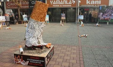 Bursa’da sigaranın çevreye zararına izmaritten heykelle dikkat çekildi