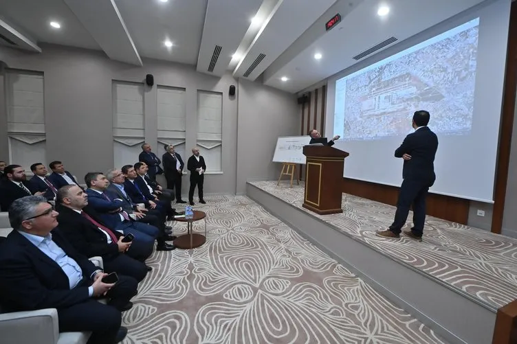 Yeni yatırımlar 2025’e yetişecek! Bakan Uraloğlu açıkladı: Yolcu kapasitesi 82 milyona çıkıyor