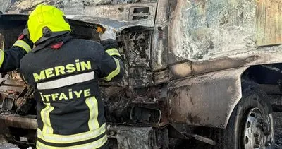 Tarsus'ta arıza yapan kamyon yandı, sürücüsü yaralandı #mersin