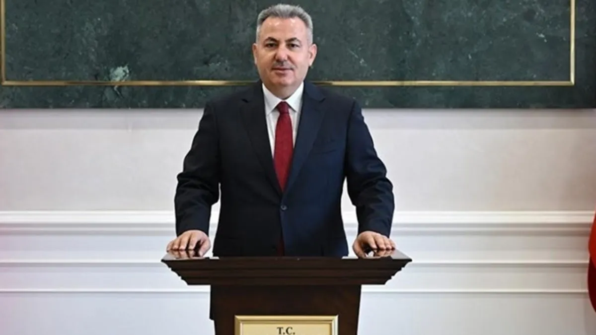 Vali Elban'dan 9 Eylül mesajı: Türk milletinin dönüm noktası!
