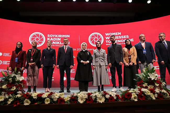 iletisim-baskani-duran-gazze-panelinde-konustu-dijital-guvenligimizi-korumak-zorundayiz-1765291205098.jpg (800×534)