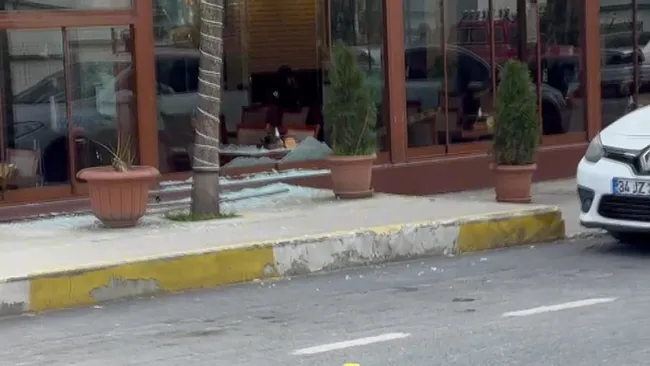 Beylikdüzü’nde CHP’li meclis üyesi Nadir Ataman’ın darp edilerek kovulduğu restoran kurşunlandı