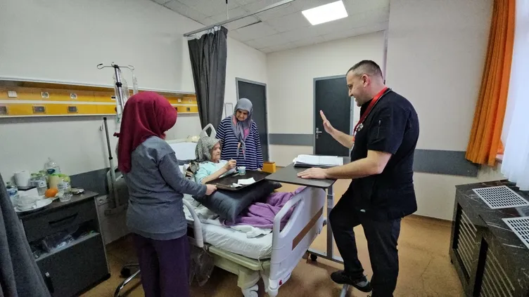 Doktorlar şoke oldu: 92 yaşındaki kadının midesinden ve bağırsaklarından neler çıktı neler!
