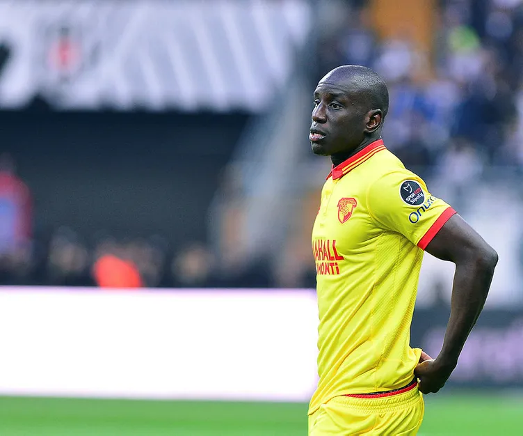 Demba Ba'ya tribünlerden büyük tepki!