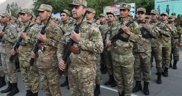 Tacikistan-Afganistan sınırında kanlı çatışma: Güvenlik güçleri ile silahlı kişiler birbirine girdi