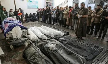 Siyonist İsrail’in ablukası altındaki Nasır Hastanesinde 150 cenaze toplu mezara defnedildi