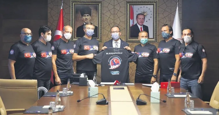 Mersin’den KKTC’ye yüzdüler